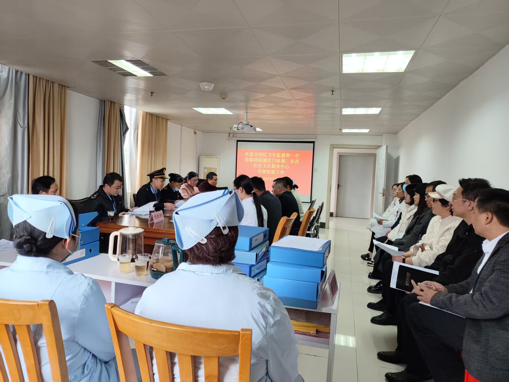玉州区卫监所到玉林市红十字会医院东岳社区卫生服务中心及城区门诊部开展执业校验工作