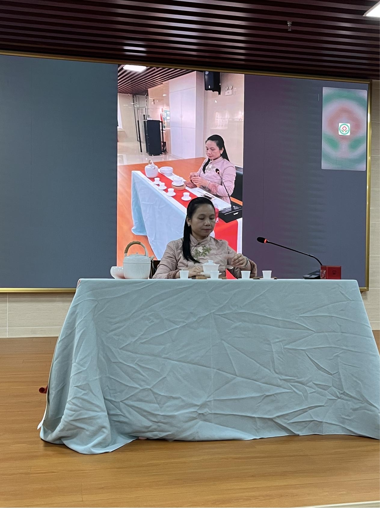 【精神文明建设】巾帼展风采 茶香溢满院——玉林市红十字会医院举办庆“三八”国际妇女节茶艺培训活动
