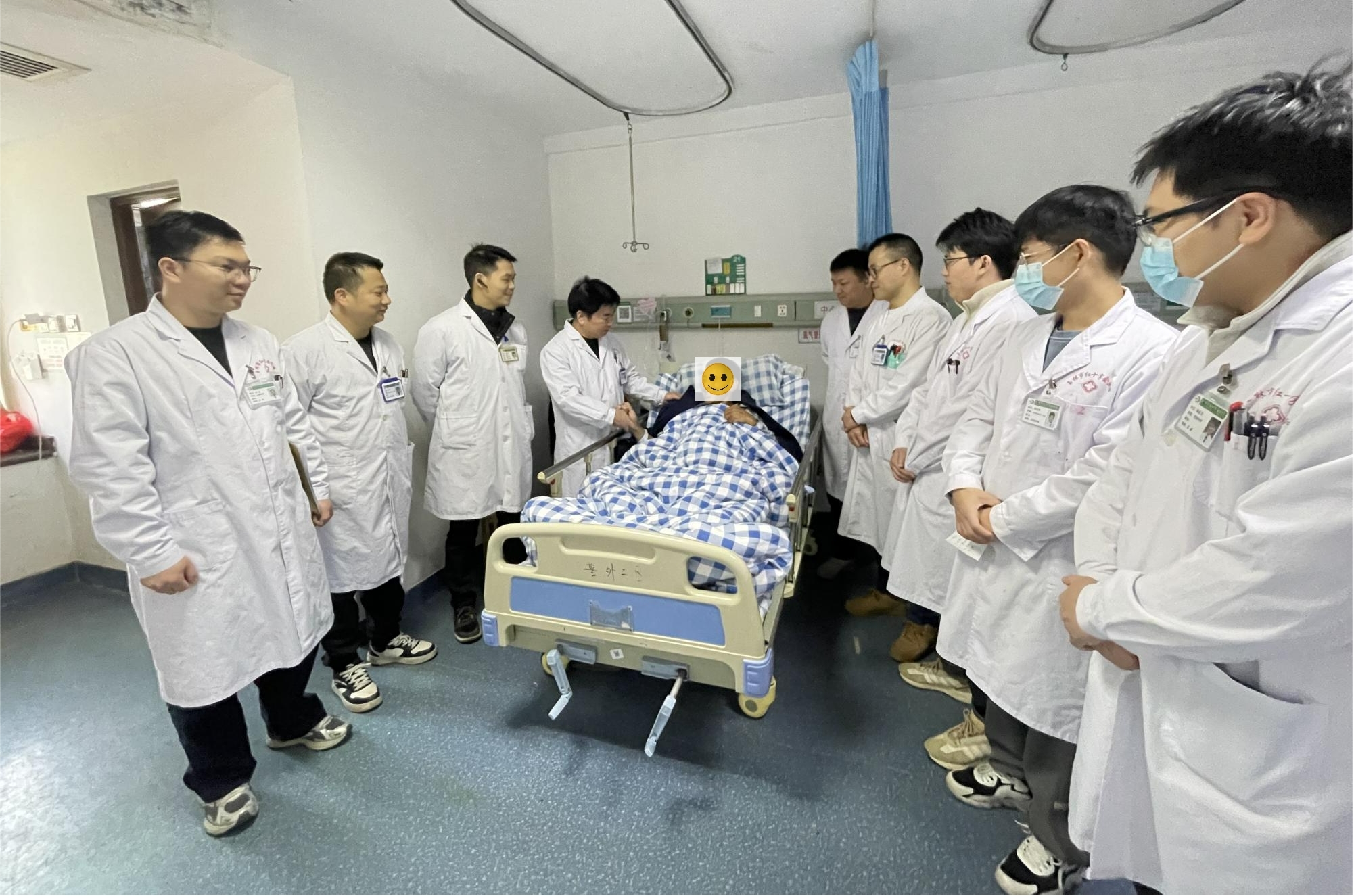 【铸牢中华民族共同体意识】医者仁心，藏汉同心|玉林市红十字会医院为一藏族同胞实施肝包虫切除手术